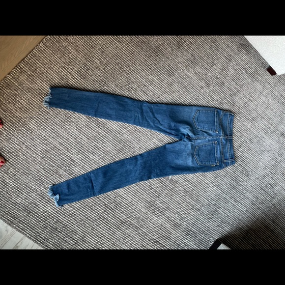 Low rise ripped jeans - Picture 3 of 5